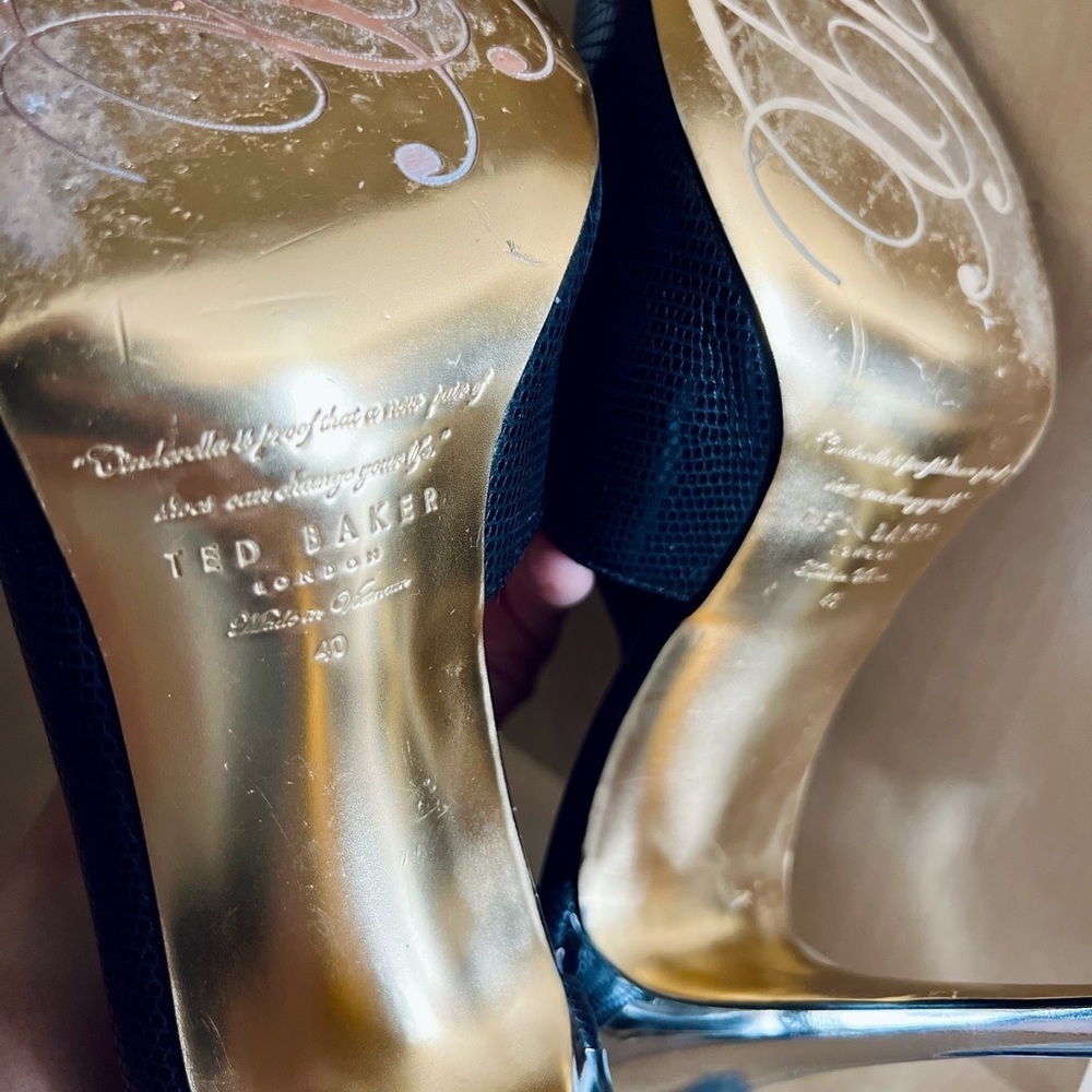 Ted Baker London Black Stilettos with Metallic Heels Gold size 40 (US 9/9.5) - Picture 8 of 10